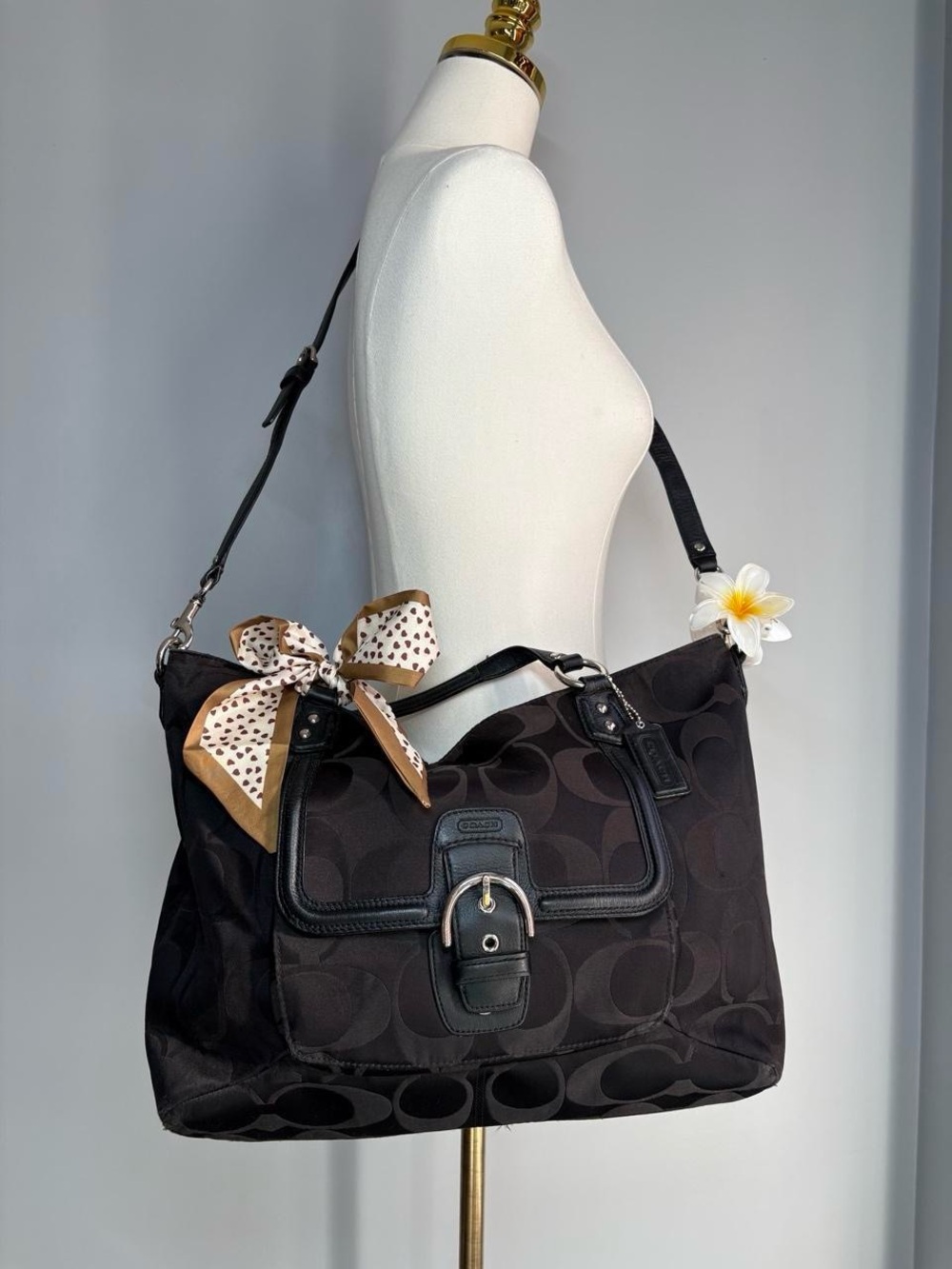 Coach Y2K Black Campbell Signature Izzy Canvas Shoulder Bag